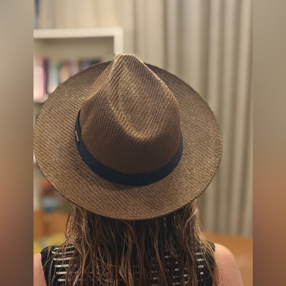 Biltmore Elegant Tan Natural Toyo Straw  Fedora with Black Band - Picture 3 of 5